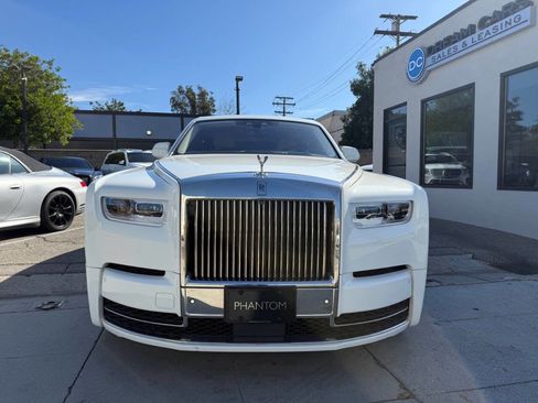 Used 2018 Rolls-Royce Phantom Sedan image 3