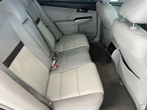 Used 2012 Toyota Camry XLE w/ Leather Pkg FWD image 33