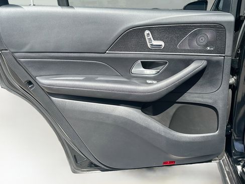 Used 2024 Mercedes-Benz GLS 450 4MATIC image 28