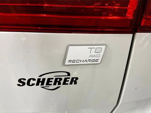 Certified 2022 Volvo XC60 T8 Inscription w/ Advanced Package image 8