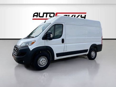 Used 2025 RAM ProMaster 2500 w/ Convenience Group FWD image 3