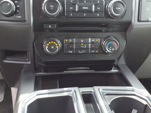 Used 2017 Ford F150 XLT w/ Equipment Group 302A Luxury AWD/4WD image 21
