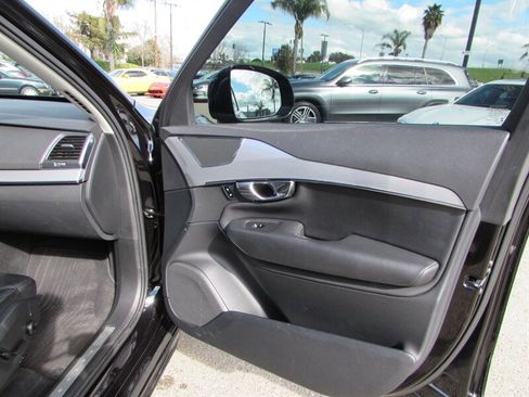 Used 2016 Volvo XC90 T6 Momentum w/ Vision Package image 31