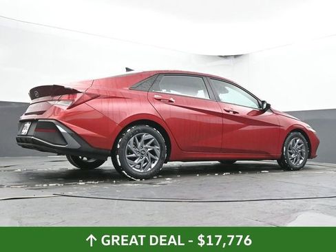 Used 2024 Hyundai Elantra SEL image 50