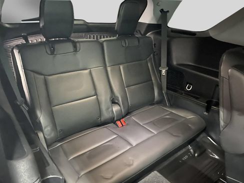 Used 2023 Ford Explorer XLT w/ Equipment Group 202A RWD image 10
