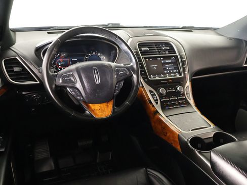 Used 2018 Lincoln MKX Reserve w/ Luxury Package AWD/4WD image 2