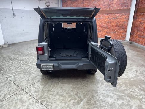 Used 2021 Jeep Wrangler Unlimited Sport image 28