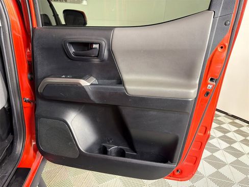 Used 2017 Toyota Tacoma SR5 w/ Tow Package image 16