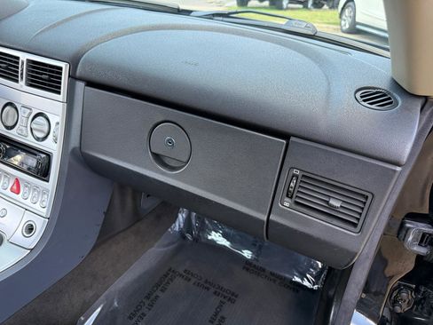 Used 2005 Chrysler Crossfire Coupe image 14