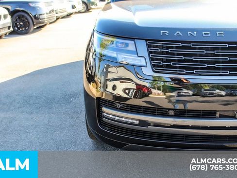 Used 2025 Land Rover Range Rover SE AWD/4WD image 11