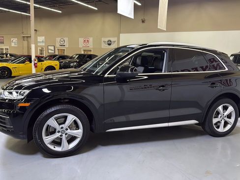 Used 2020 Audi Q5 2.0T Premium Plus w/ Premium Plus Package AWD/4WD image 5