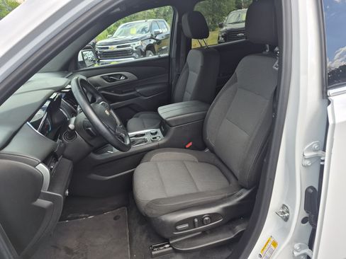Used 2023 Chevrolet Traverse LT w/ LPO, Cargo Package AWD/4WD image 9