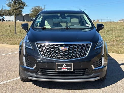 Used 2022 Cadillac XT5 Premium Luxury image 3