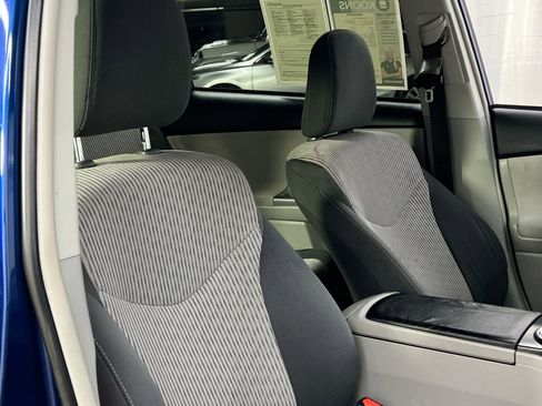 Used 2017 Toyota Prius V Three image 31