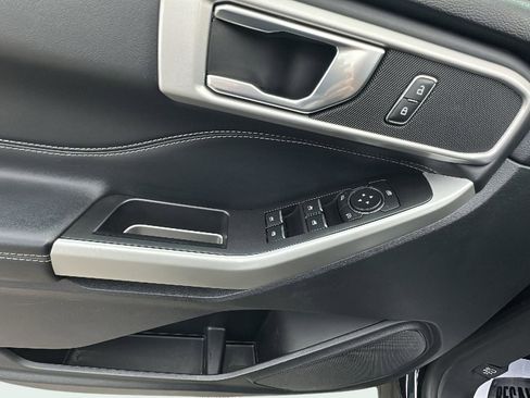 Certified 2022 Ford Explorer XLT image 21