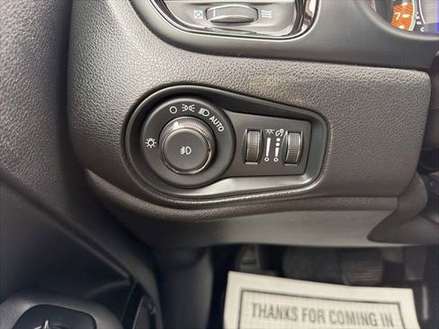 Used 2020 Jeep Renegade Altitude AWD/4WD image 25