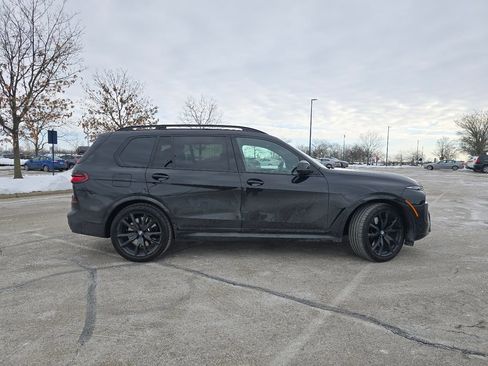 Used 2025 BMW X7 M60i image 18
