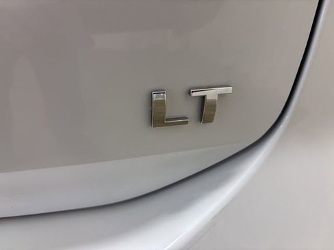 Used 2021 Chevrolet Equinox LT image 12