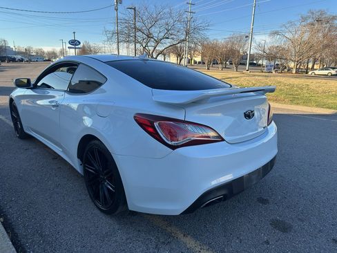 Used 2016 Hyundai Genesis Coupe 3.8 image 6