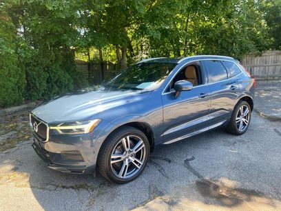 Used 2019 Volvo XC60 T6 Momentum w/ Premium Package