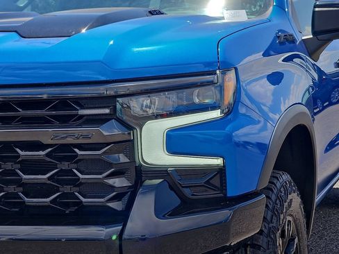 Used 2023 Chevrolet Silverado 1500 ZR2 w/ Technology Package AWD/4WD image 7