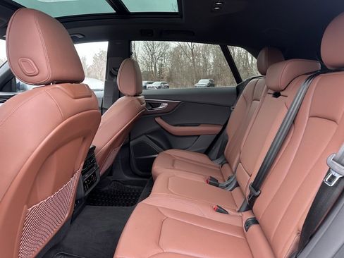 Used 2025 Audi Q8 Premium Plus image 21