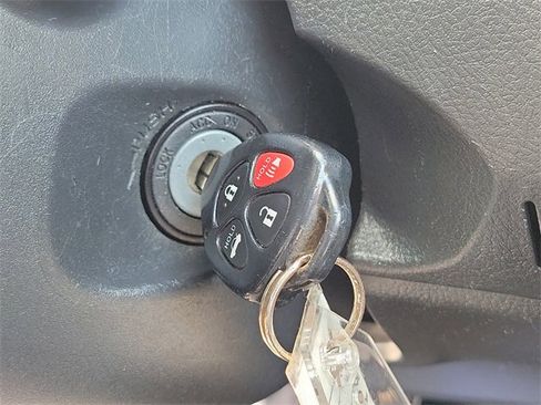 Used 2013 Toyota Corolla S image 28