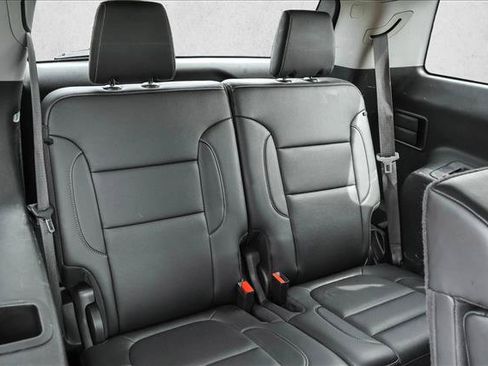 Used 2023 GMC Acadia SLT FWD image 29