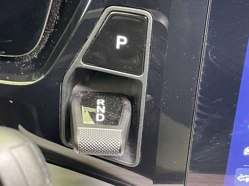 Used 2025 Porsche Macan 4 Electric image 33