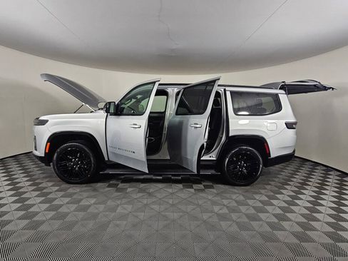 New 2026 Jeep Grand Wagoneer Limited image 17