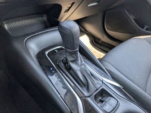 Used 2022 Toyota Corolla LE image 18