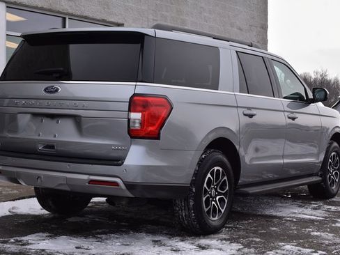 Used 2023 Ford Expedition Max XLT image 11