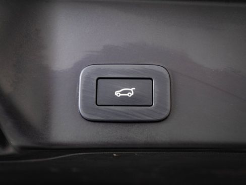 Used 2023 Land Rover Range Rover Evoque R-Dynamic SE image 21