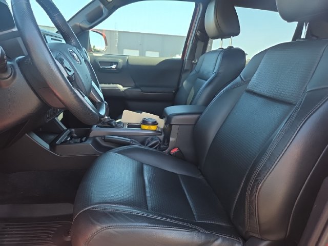 Used 2019 Toyota Tacoma TRD Off-Road AWD/4WD image 35
