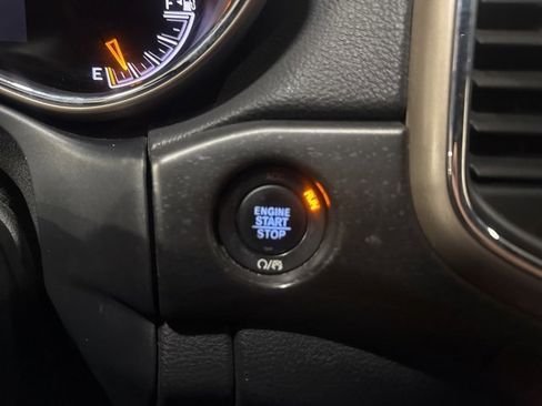 Used 2017 Jeep Grand Cherokee Laredo w/ Quick Order Package 23E image 29