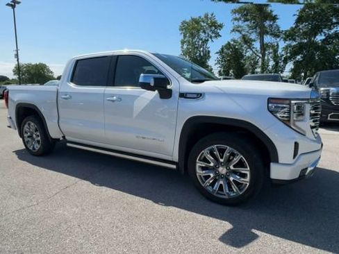 Used 2025 GMC Sierra 1500 Denali AWD/4WD image 2