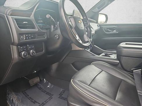 Used 2023 Chevrolet Suburban Premier image 10