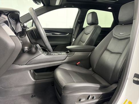 Used 2022 Cadillac XT5 Premium Luxury w/ Technology Package image 6