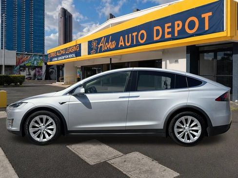 Used 2018 Tesla Model X 75D AWD/4WD image 2