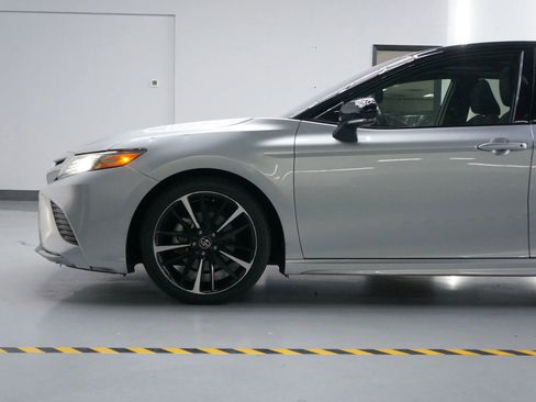Used 2019 Toyota Camry XSE image 32