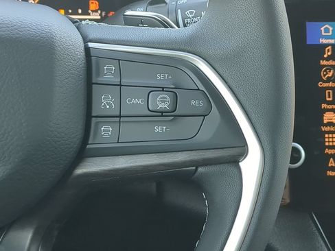 New 2026 Jeep Grand Cherokee Altitude RWD image 24