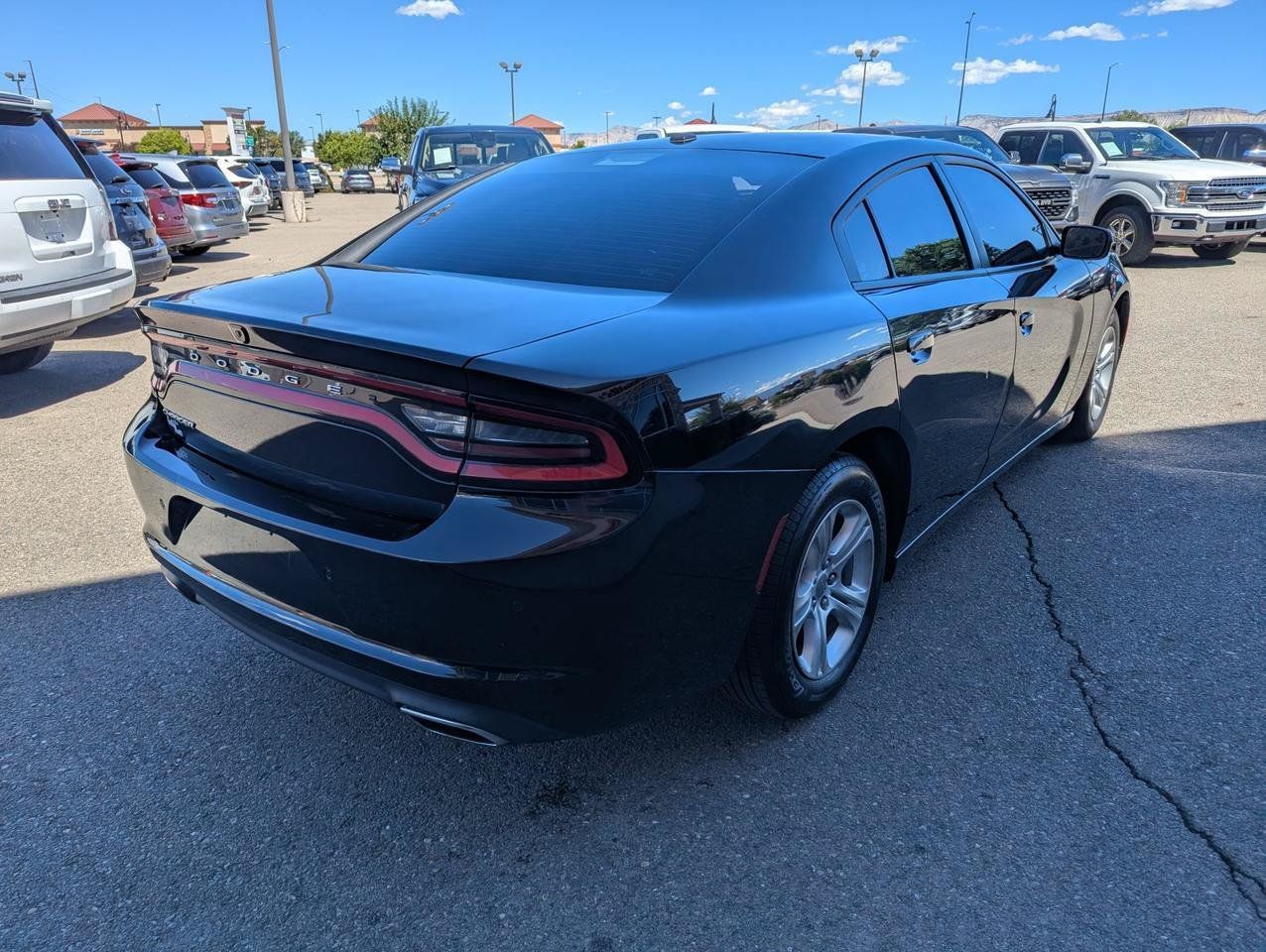 Used 2022 Dodge Charger SXT w/ Leather Interior Group RWD image 5