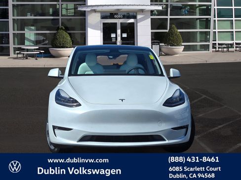 Used 2023 Tesla Model Y Long Range image 2