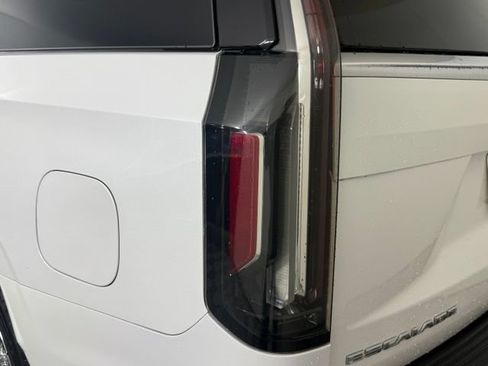Used 2021 Cadillac Escalade Premium Luxury Platinum AWD/4WD image 14