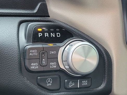 Used 2019 RAM 1500 Laramie w/ Off Road Group image 25