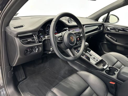 Used 2026 Porsche Macan Turbo AWD/4WD image 4