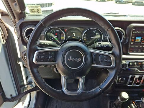 Used 2023 Jeep Wrangler Unlimited Sahara w/ Dual Top Group AWD/4WD image 26