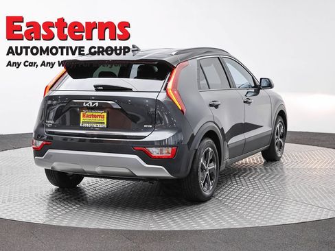 Used 2025 Kia Niro LX FWD image 5