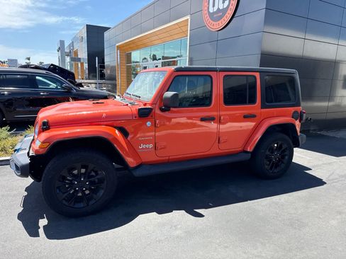 Used 2023 Jeep Wrangler Unlimited Sahara AWD/4WD image 20