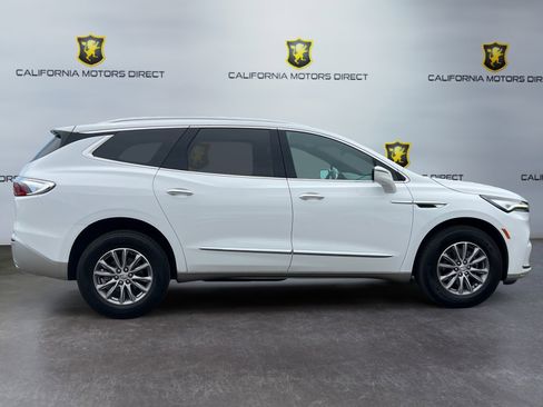 Used 2023 Buick Enclave Essence image 6